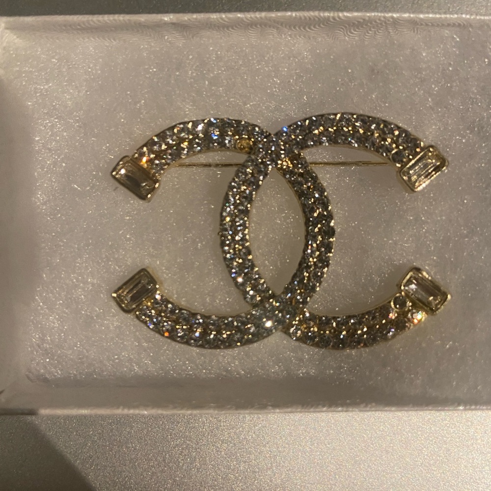 Woman Swarovski Crystal’s handmade Brooch/ up cycled